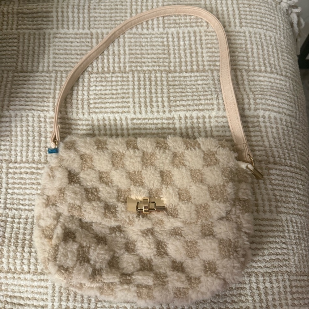 Elegant Cream and Tan Checkered Shoulder Bag